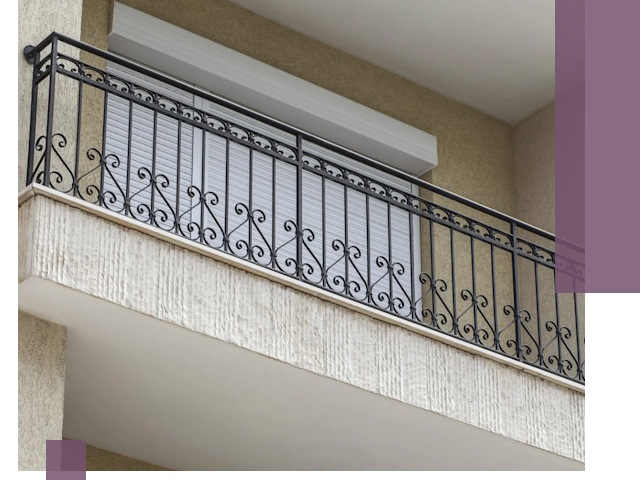 Балконные ограждения из металла и стекла в Печоре для домов