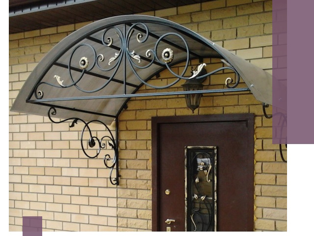 Изготовление козырьков из металла под ключ в Печоре