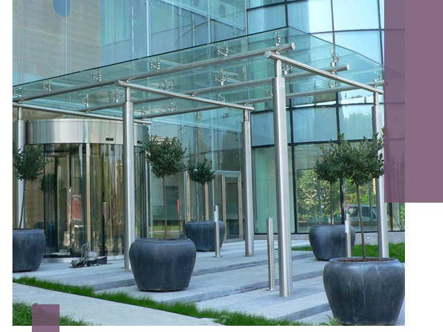 Навесы из стекла на заказ в Печоре — монтаж и установка